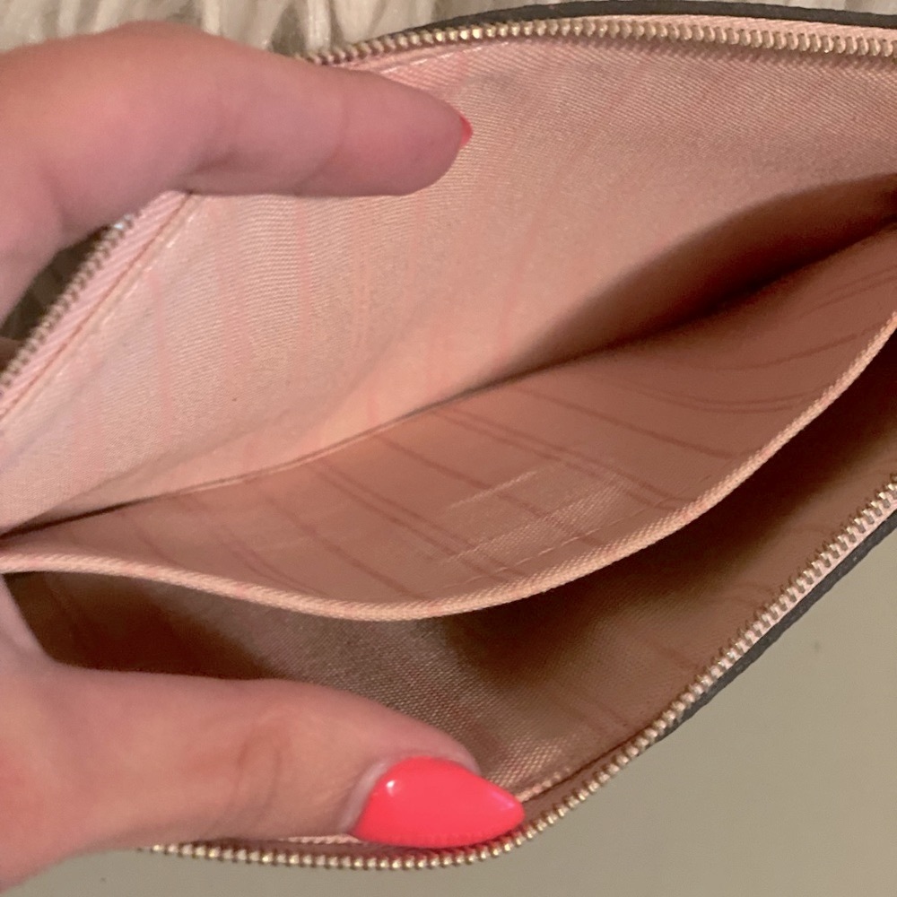Louis Vuitton Neverfull Pouchette - Picture 5 of 5